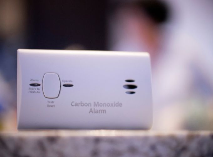 Installer des alarmes de monoxyde de carbone